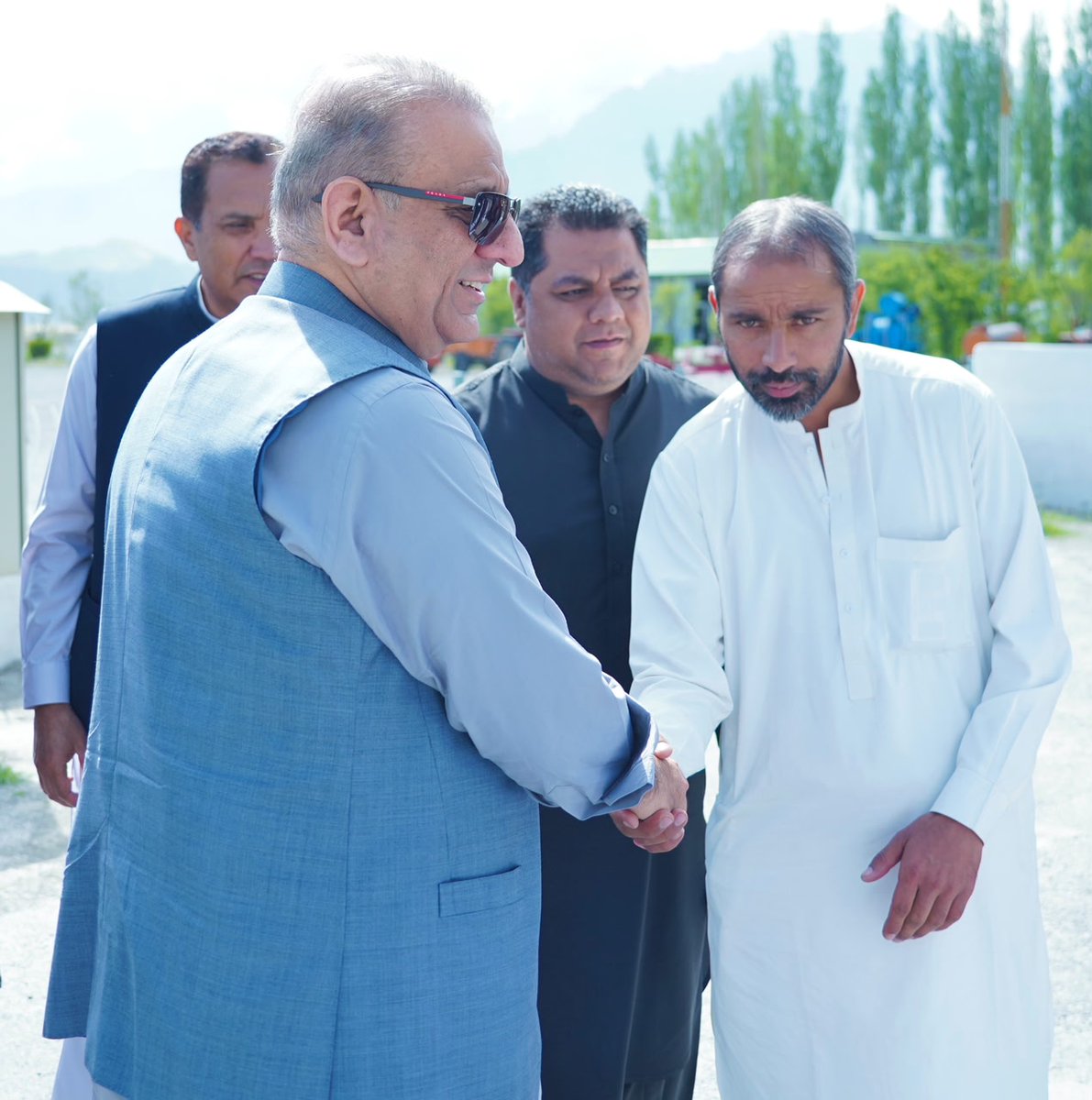 istehkamPK's tweet photo. صدر استحکام پاکستان پارٹی عبدالعلیم خان کی اسکردو آمد، پارٹی رہنماؤں نے استقبال کیا۔
#7JuneVoteIPP #GBWithIPP #GBElection2026 #GilgitBaltistanVotesIPP
#IstehkamePakistanParty #IPP #IPPOfficial #Gilgit #GilgitBaltistan #AbdulAleemKhan #GBAElection2026 #newsupdates https://t.co/3pdwE2fDVm