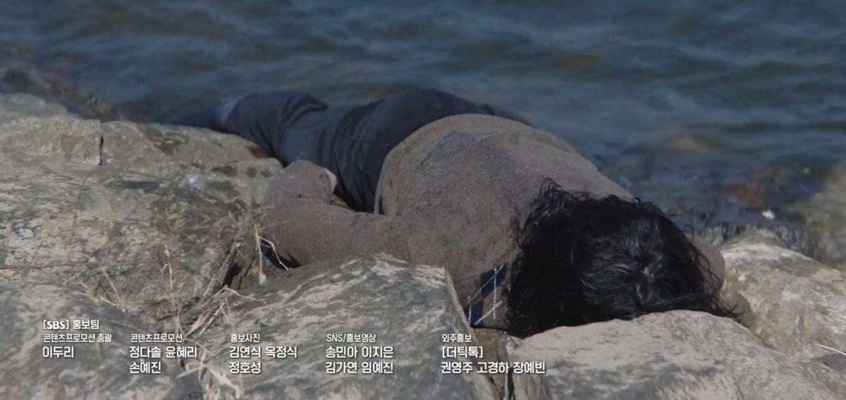 donlyhwan's tweet photo. a body once again found in the water and the same person from these two lifetimes being framed for it 😖😵‍💫

cha segye i trust you would change this twisted fate knowing the outcome of the past 😫

#MyRoyalNemesis https://t.co/IoUapGbfnL