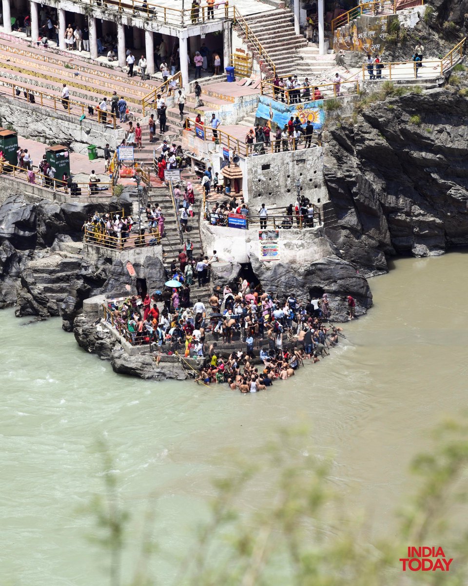 IndiaToday's tweet photo. #InPics | Devotees were seen taking a holy dip at the sacred confluence of the Alaknanda and Bhagirathi rivers at Devprayag in Tehri Garhwal, Uttarakhand, on June 7, 2026.
#Devprayag #Uttarakhand #TehriGarhwal #Sangam #Ganga #Alaknanda #Bhagirathi #SpiritualIndia #ITPhotoblog #IndiaTodaySocial