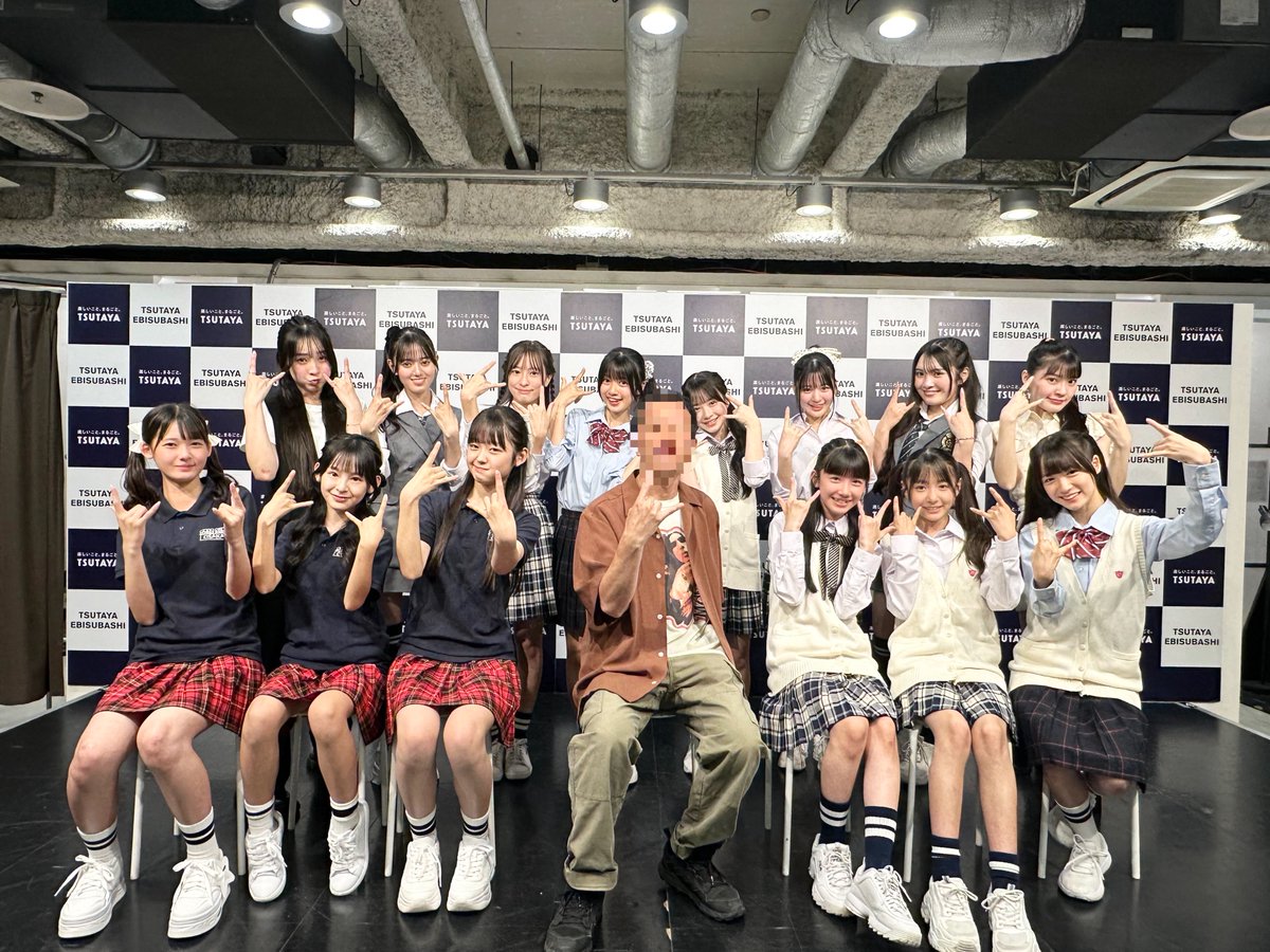 dept_test's tweet photo. きょうげん

久しぶりに営業所オタクしてきた
懐かしい気持ちになった
みんなキラキラしてた
未来は明るい

#スターダスト大阪女子部
#おーがーるズ https://t.co/4OQMk2P2H0