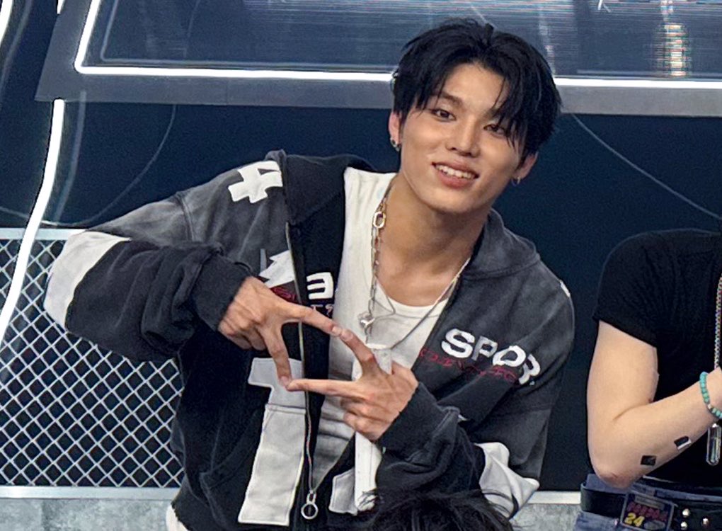 xxxxjwoo's tweet photo. Jeongwoo today at inkigayo 🫶🏻 for more ending fairy opportunities for him https://t.co/qaGsc9vJEr