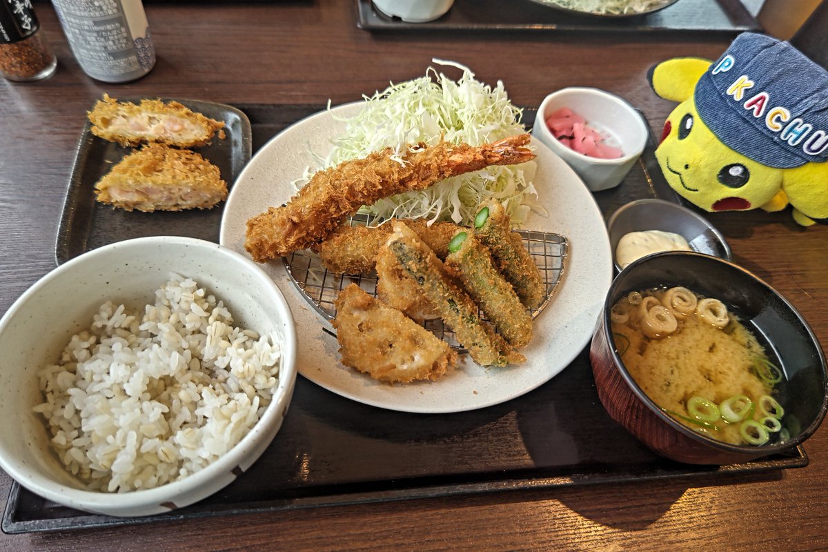 Address110CE47A's tweet photo. ここ最近の……
初めて🔰の外食編😳✨

すき家で…
シャキうま塩野菜牛丼🥬🐮

かつ庵で…
大海老フライと野菜フライ定食🦐🥬

松屋で…
チュミチュリソース
厚切りポークグリル定食🐷
お肉デカイ😳✨

南京亭で…
八宝菜🥬
&amp;
餃子🥟
超⭐️でっかい😳✨

イッシー⚡️
少しずつ横に成長してます😂😂😂 https://t.co/pPLyhQD8A1