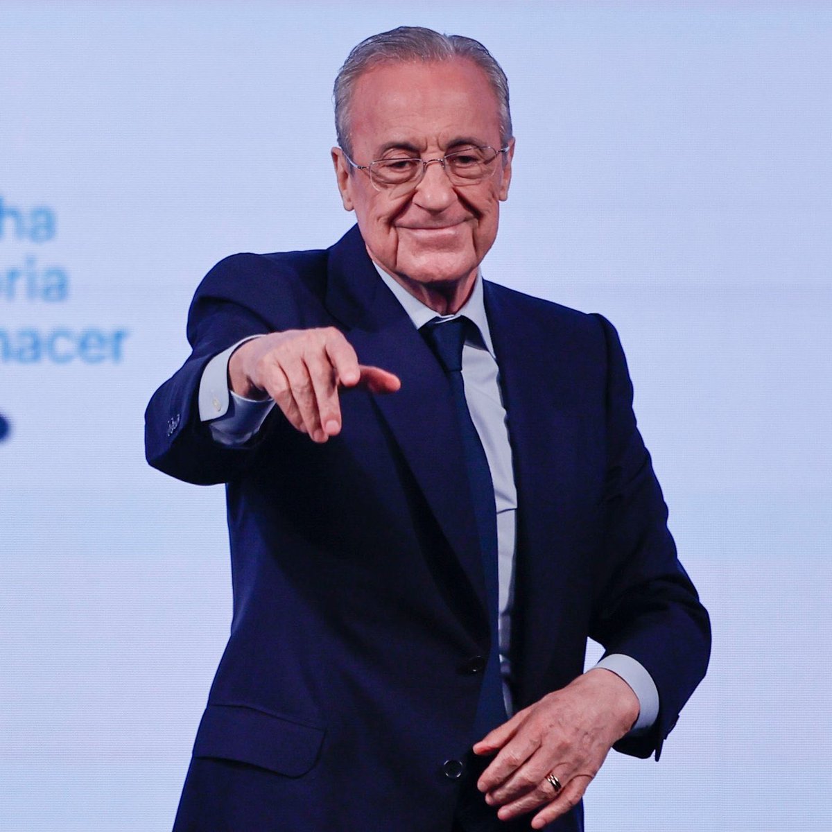 TimesSportRW's tweet photo. It’s Election Day at Real Madrid as Florentino Perez and Enrique Riquelme battle for a new term as club president. 

While Perez wants to bring back Jose Mourinho as club manager, Riquelme said he prefers Jurgen Klopp. He also promised to sign Manchester City star striker Herling Haaland.