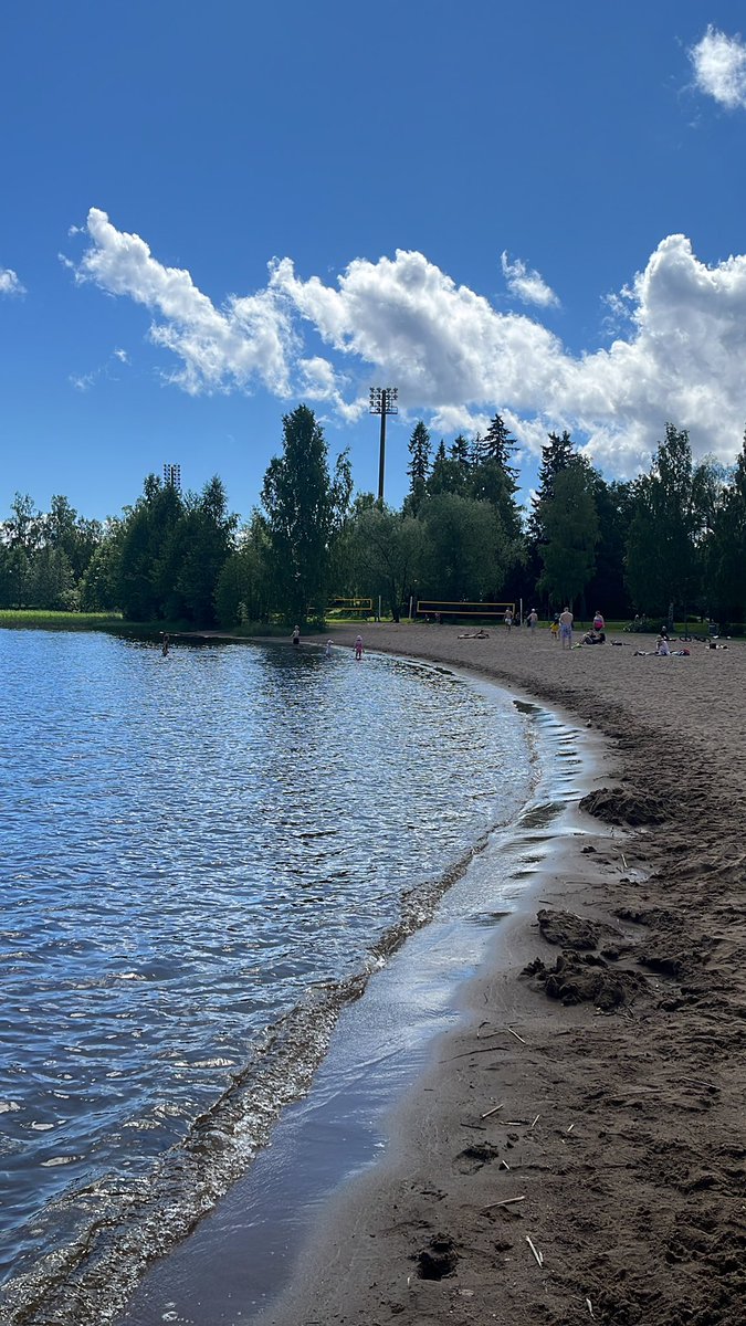 TLaunio's tweet photo. #Kuopio, olet yhtä ihana kuin aina. Mutta ai samperi että olin unohtanut kuinka oudolta teidän vesijohtovetenne maistuu. https://t.co/n3fIv8euA5