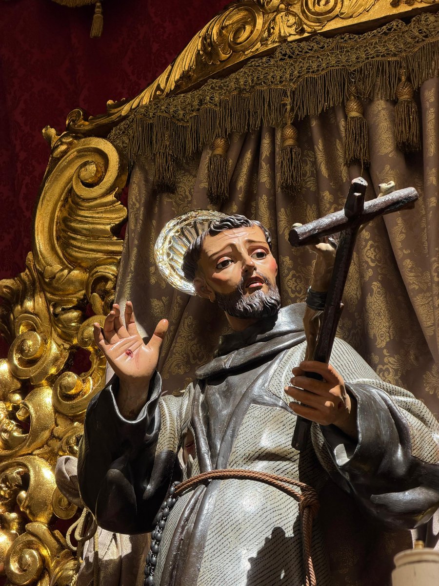 SilencioAlmeria's tweet photo. CORPUS |
Nuestros jóvenes han preparado, un año más, un altar efímero en alabanza a Jesús  Sacramentado que esta tarde recorrerá las calles de la ciudad. https://t.co/OL5OGiA3YL