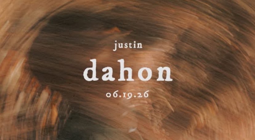 krstnrrae's tweet photo. Also, siya ba tong person sa cover photo??
I remember surreal 🥹

dahon dahon lang justin
@justintdedios #justin #dahon
#soloistjustinonjune19 https://t.co/lWsyoM9bxx