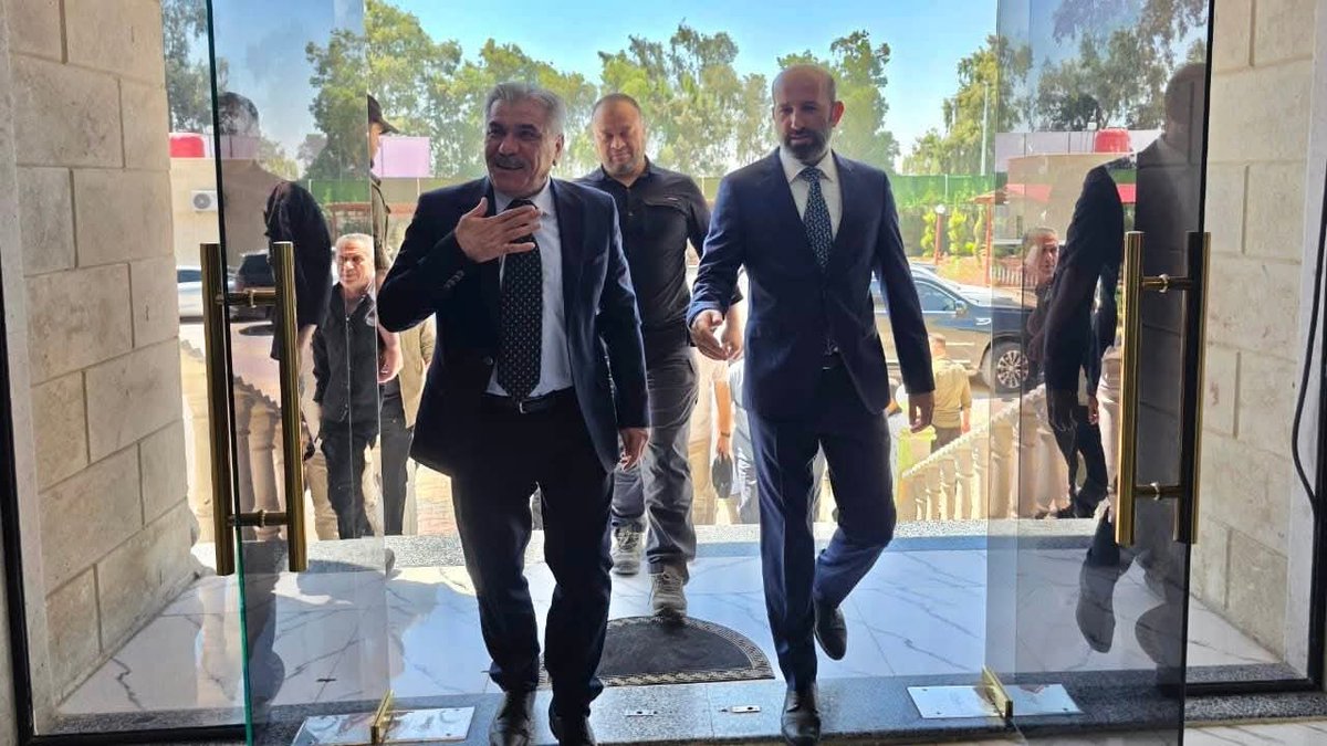 ciwanacuma's tweet photo. Parêzgarê Hesekê bi parêzgarê Reqayê re civiya https://t.co/rINjzFTTXx
