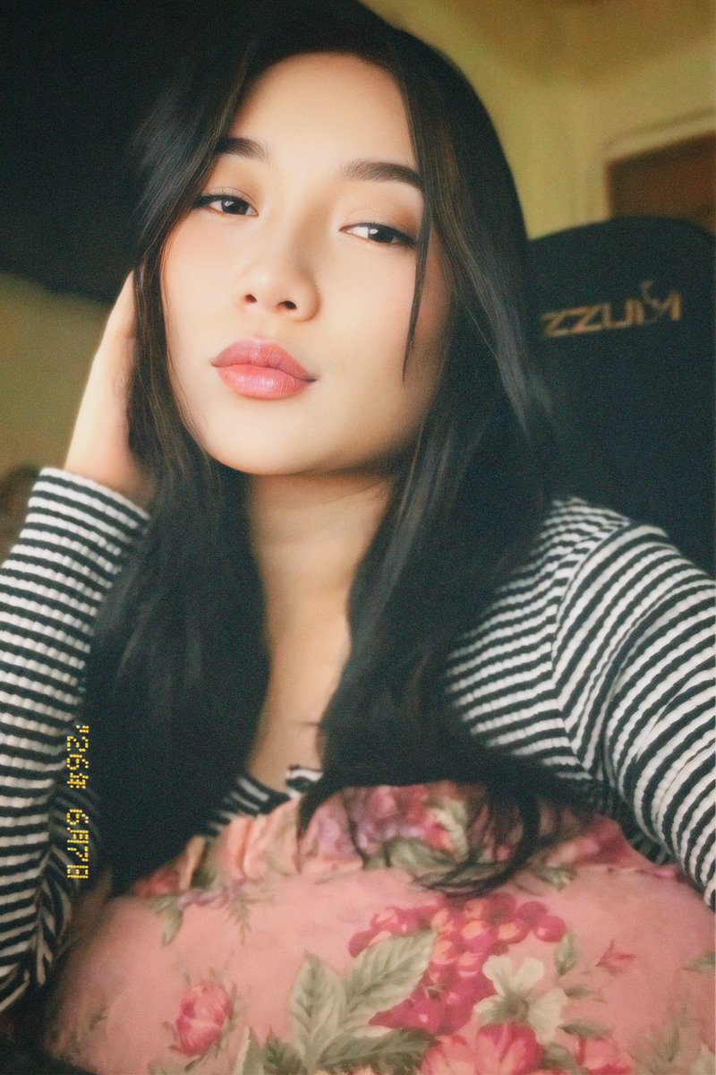 yangcarpio's tweet photo. Just a girl and her favorite angle https://t.co/sJmGcVhFCx