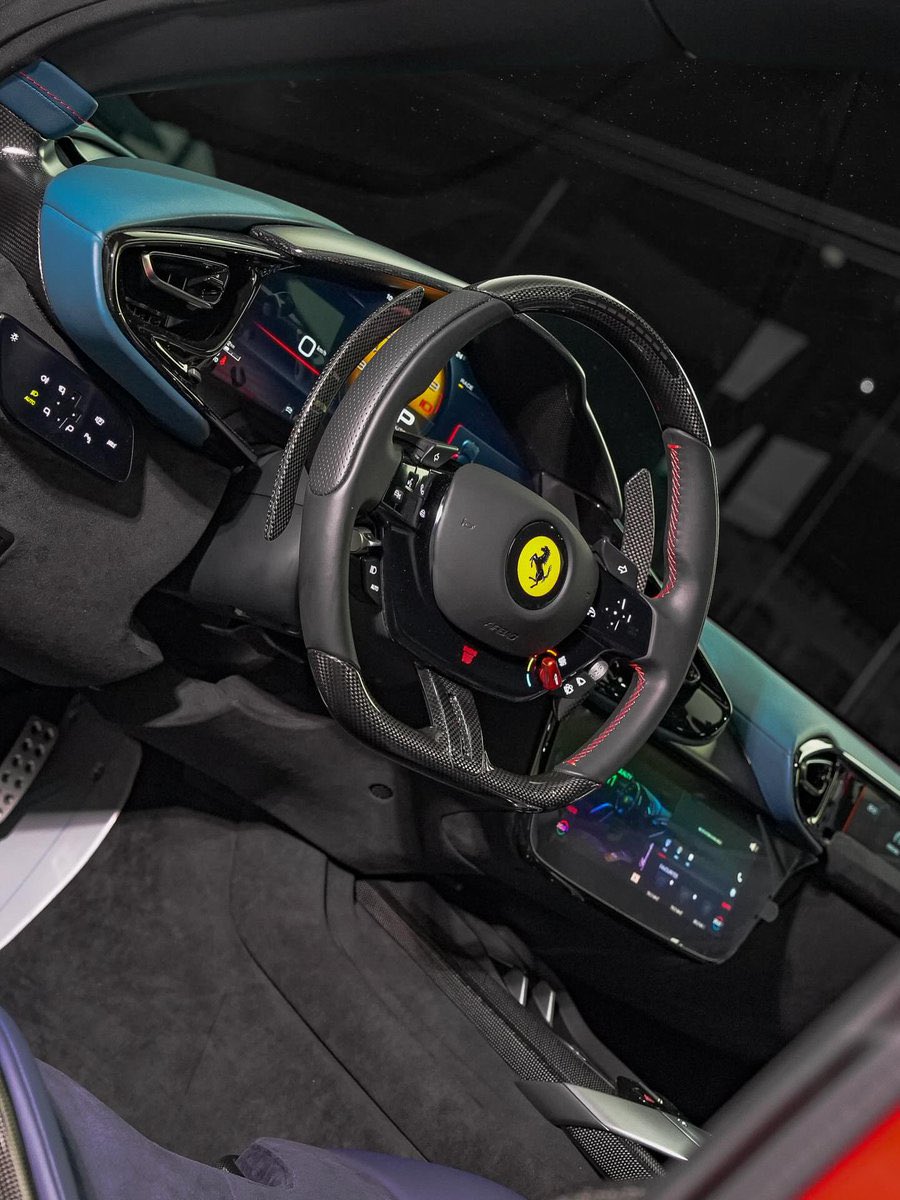 Magnoli1709's tweet photo. Ferrari 12 Cilindri ❤️ https://t.co/hgtTdeDE8l