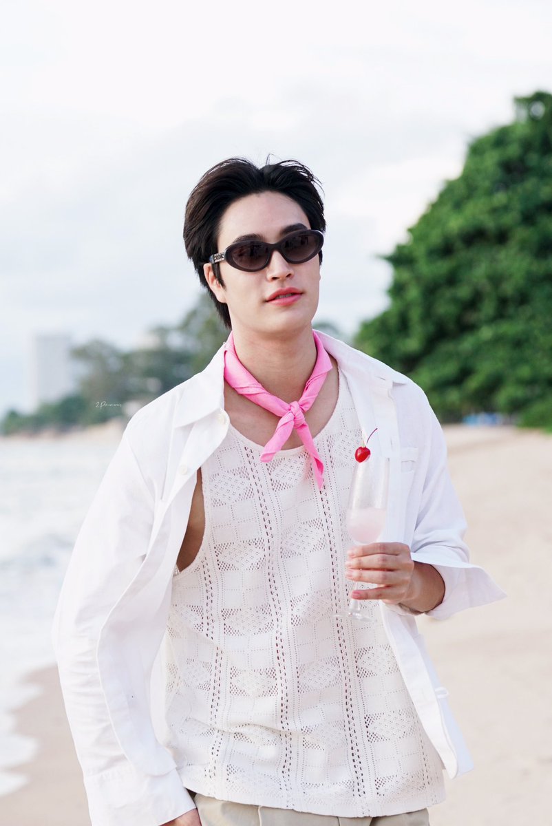 2Pmemories's tweet photo. รีวิวทริปผชด. 2 วัน 1 คืน กับเจมีไนน์🫶🏻🩷

ขอบคุณทางแบรนด์ @LOrealParisTH ที่จัดกิจกรรมดีๆแบบนี้ขึ้นมานะคะ เป็นกิจกรรมที่ทำให้เรารู้สึกว่าเราโชคดีมากจริงๆ🙏

พี่เก่งคนดูแลพวกเราตลอดทริป ดูแลดีมากตั้งแต่ขึ้นรถ อาหารว่าง มื้อหลัก ทำกิจกรรม จนส่งทุกคนเข้านอน ทรีตพวกเราดั่งเจ้าหญิงเจ้าชายจนเราเกรงใจ ขอบคุณมากจริงๆค่ะ

แม่ก็อตจิ อีกหนึ่งความสบายใจของน้องและพวกเราในทริปนี้เลย แม่ก็อตคือคนที่เข้าใจความรู้สึกแฟนคลับมากๆ มันเลยทำให้บรรยากาศโดยรวมออกมาสนุก อบอุ่นมากๆ ดีใจที่ทริปนี้แม่ไปด้วย แฮปปี้มากจริงๆค่ะ @godji_godji 🙏

ทีมแบรนด์ ขอบคุณที่รักและเอ็นดูน้อง ทรีตน้องดีมาก สปอยน้องมากด้วย และขอบคุณที่ทรีตพวกเราดีมากเช่นกัน อย่างที่เคยพูดเลยว่าดูแลดีเกินไปด้วยซ้ำ ที่พักดีมาก รถรับส่งดีมากๆ อาหารเลี้ยงดูอย่างดีทุกมื้อ กิจกรรมที่ให้แฟนคลับทำร่วมกับน้องก็ดีมากจริงๆ ขอบคุณที่ทำให้เรารู้สึกว่าเราโชคดีจริงๆในกิจกรรมนี้

อีกอย่างในทริปนี้ ดีใจมากๆ มากจริงๆที่ทริปนี้ทำให้เรามีเพื่อนในด้อมแล้ว เจอกันแค่ 2 วัน 1 คืน แต่พวกเราสนุกและมีความสุขด้วยกันมากๆเลย ไว้เจอกันงานหน้าๆอย่าลืมทักทายกันน้า ขอบคุณทุกมิตรภาพที่ยื่นให้กับเราน้า

และสุดท้าย ขอบคุณน้องที่น่ารักมากๆ เป็นกันเองมากๆ ชวนคุย ชวนกันร้องเพลง แหย่แกล้งพี่ๆแฟนคลับตลอดทริป เวลาเห็นพี่พี่แฟนคลับเอ็นจอยกับกิจกรรม (แบบลืมสนใจพี่ดารา😆) น้องจะชอบยกมือถือขึ้นมาถ่ายรูปถ่ายคลิป น่ารักมากๆเลย รักมากๆเลยน้า🫶🏻🤗 @gemini_ti 

#LOrealGlycolicGlossXGemini
#Gemini_NT #เจมีไนน์