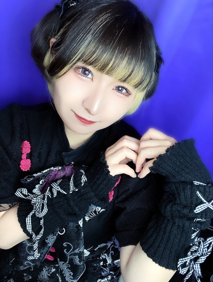 Minene__HCD's tweet photo. 雨だし米ぽもあるし唆るじゃん今日＿＿。
足元だけ気をつけてねт т
みねねはおにぎりを忘れたからゆのから奪い取ったよ-  ̫ -👍 https://t.co/57vishpzLt