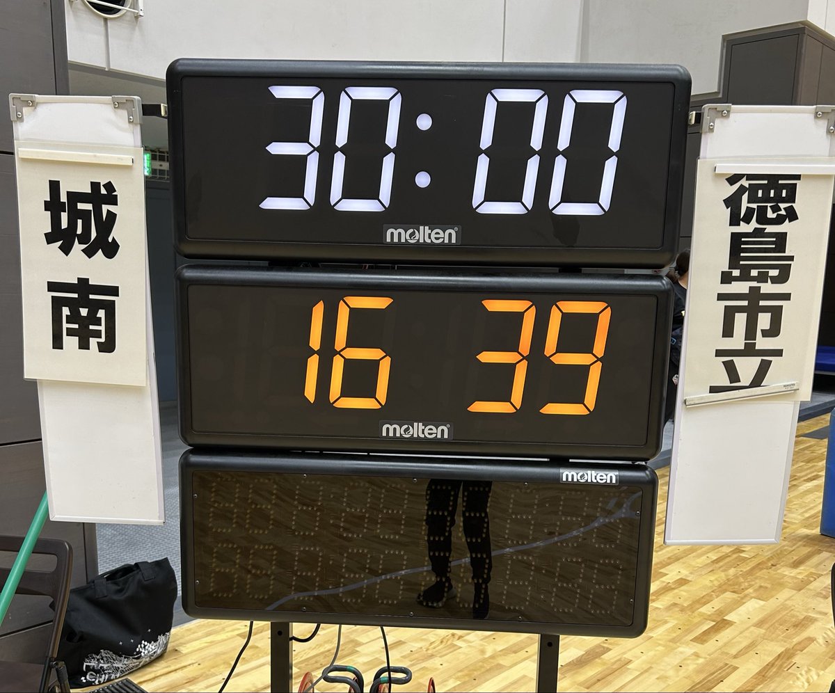 UqBv6s's tweet photo. 令和8年度徳島県高等学校総合体育大会ハンドボール競技

男子決勝リーグ
徳島市立 - 城南
試合終了 https://t.co/u0O7XeECvp
