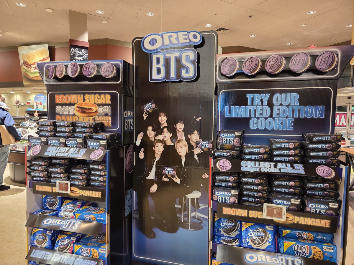 cheesycrust10's tweet photo. BTS oreo at New West Safeway
@BTSVancityARMYs https://t.co/0cxKi1jHAQ