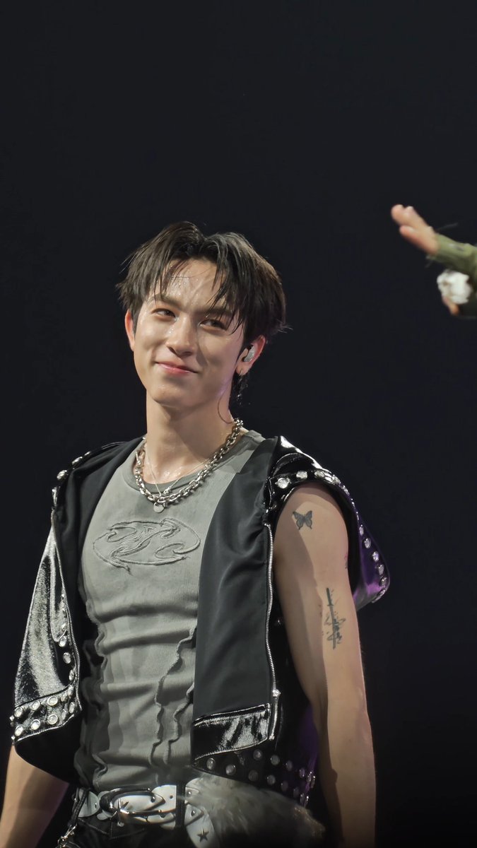 smaverse_'s tweet photo. ให้ทายว่าเสียงในหัวจั๊นคืออะยัย https://t.co/RmFJrIvBNI