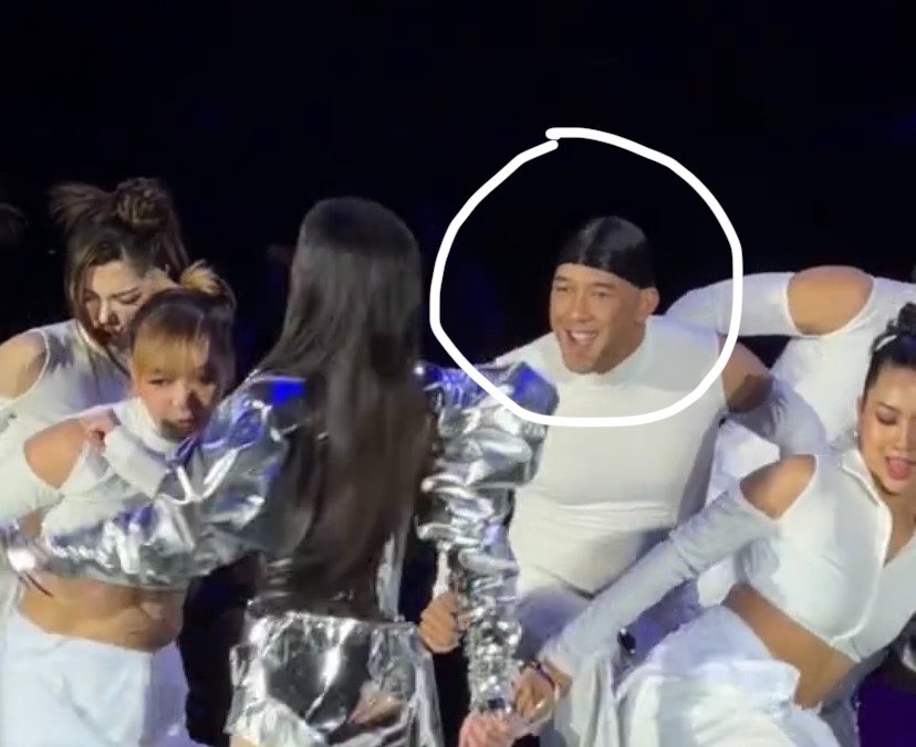 cv_aiah's tweet photo. oh how i love seeing him hyping &amp; smiling at lookmhee during her solo prod, he is like a proud father figure of mhee 😔🫳🏼

LMSY FANCON DDAY
#LMSYBeMyRomanceFanConPresentedbyหมึกกรุบ https://t.co/jjxiWa41LL