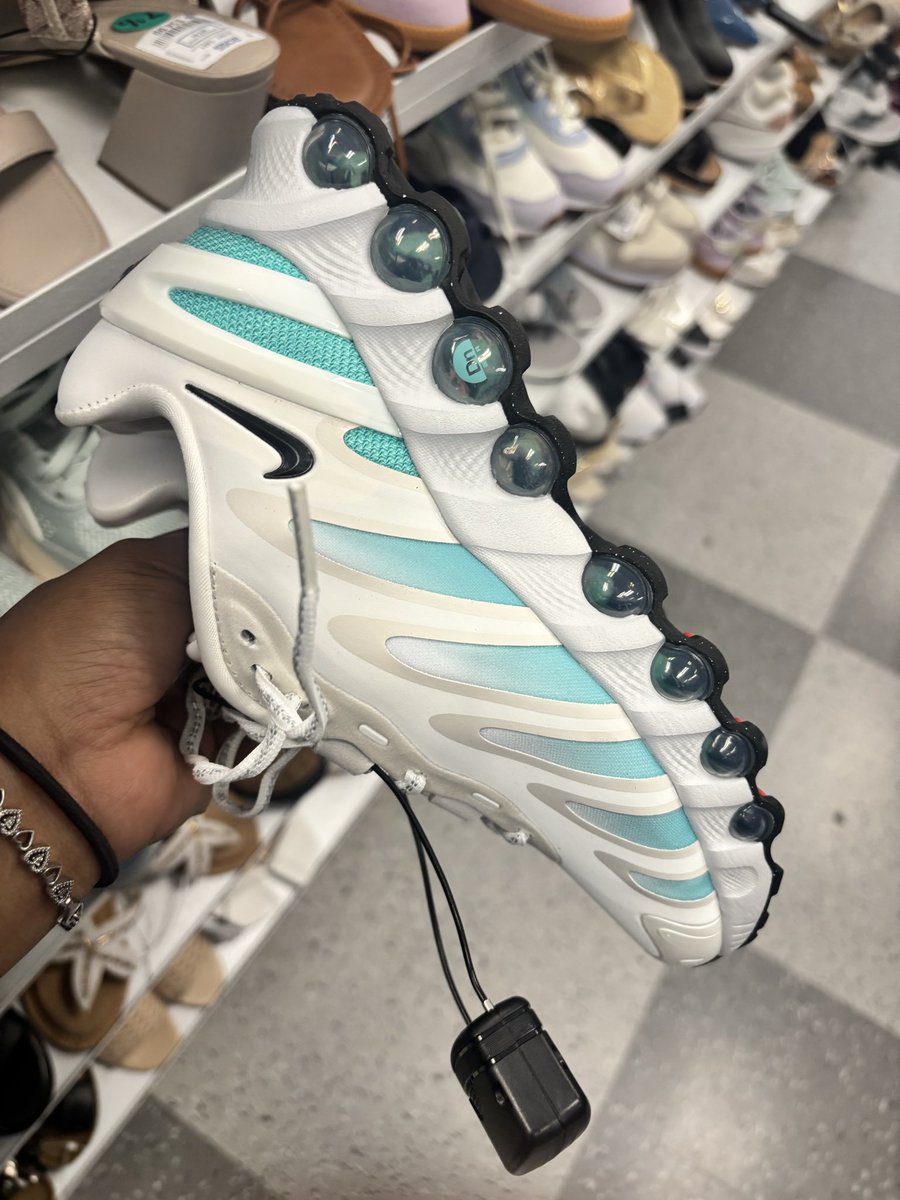 ADORING_MYSELF's tweet photo. @TheyLuvvLi_ I got these out of Ross. https://t.co/UKnrtl7TJr