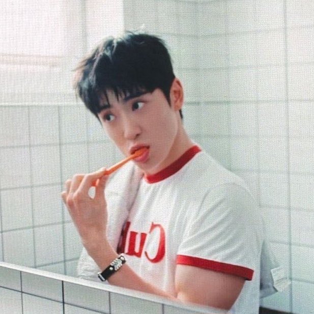 hyunjaesprite's tweet photo. let’s brush our teeth like sluts; a guide by the jaehyuns https://t.co/brrOBgv3fc