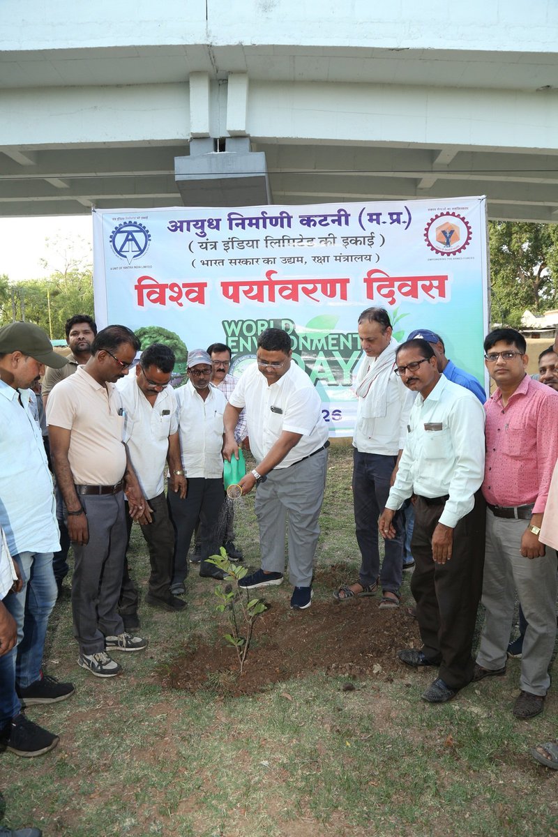 PROOFKAT's tweet photo. On #WorldEnvironmentDay, a tree plantation drive was organized, reaffirming our commitment to human well-being, ecological balance &amp; environmental conservation.
वृक्ष प्रकृति का अमूल्य वरदान हैं।आइए, #एकपेड़माँकेनाम लगाएं
@SpokespersonMoD
@DefProdnIndia
@PIB_India
@YantraIndiaLtd https://t.co/XCrd9Y8iqw
