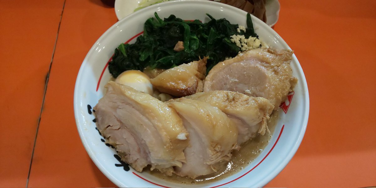 fMGZw6Fmaxt8GTZ's tweet photo. ちばから市原本店🍜

ミニ🍜カタメ味🥚🥬×2🐷×3節🐟️
うっちゃん🥚 黒メンマ ネギ ヤサイなし ちょい🧄

ド乳化ド濃厚スープがめっちゃ美味すぎて😂✨
神🐷様もめっちゃ美味すぎて😂✨
もう最高すぎた🍜🥰✨

ご一緒した皆さん、ありがとうございました😄

ちばからの皆さん、ごちそうさまでした🙇 https://t.co/YSBBAFBsKt