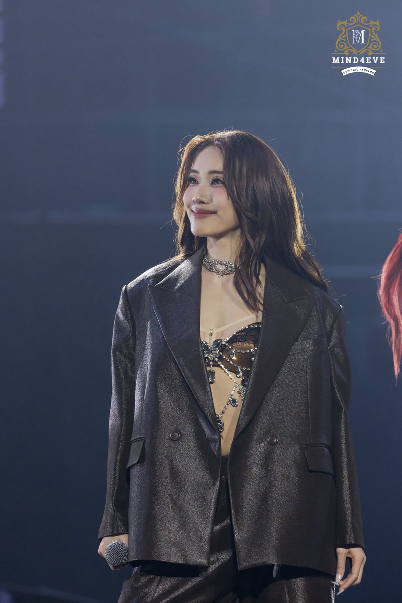 mind4eve_fans's tweet photo. Mind4EVE at 4EVE Unchained Concert Day1 

ชุดที่4 เมะมาแล้วครับ 🖤 

-06 June 2026-

#4EVEUnchainedConcert_Day1
#Mind4EVE #4EVE https://t.co/055vml8eq7