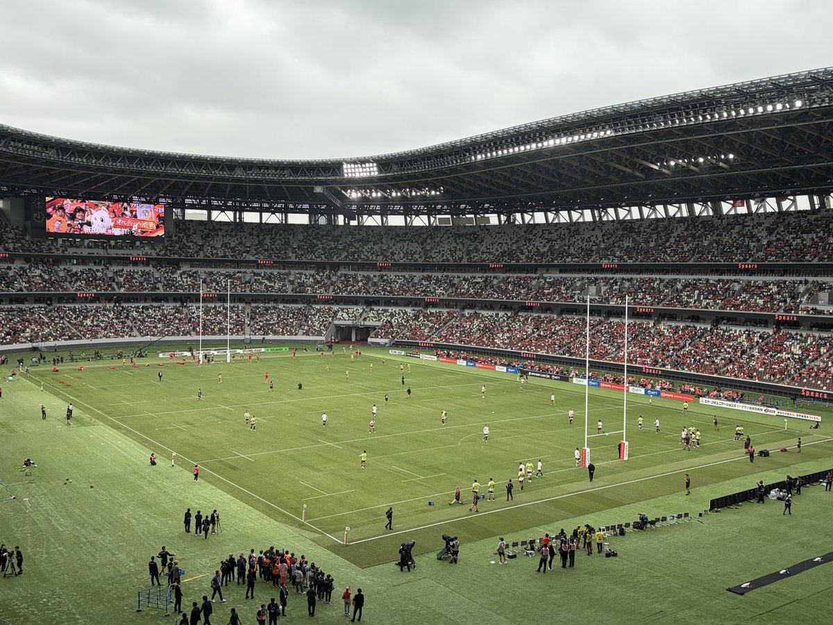 simesava2's tweet photo. ゴール裏にしては良席が取れた🏉 https://t.co/ZQwB65zKq7