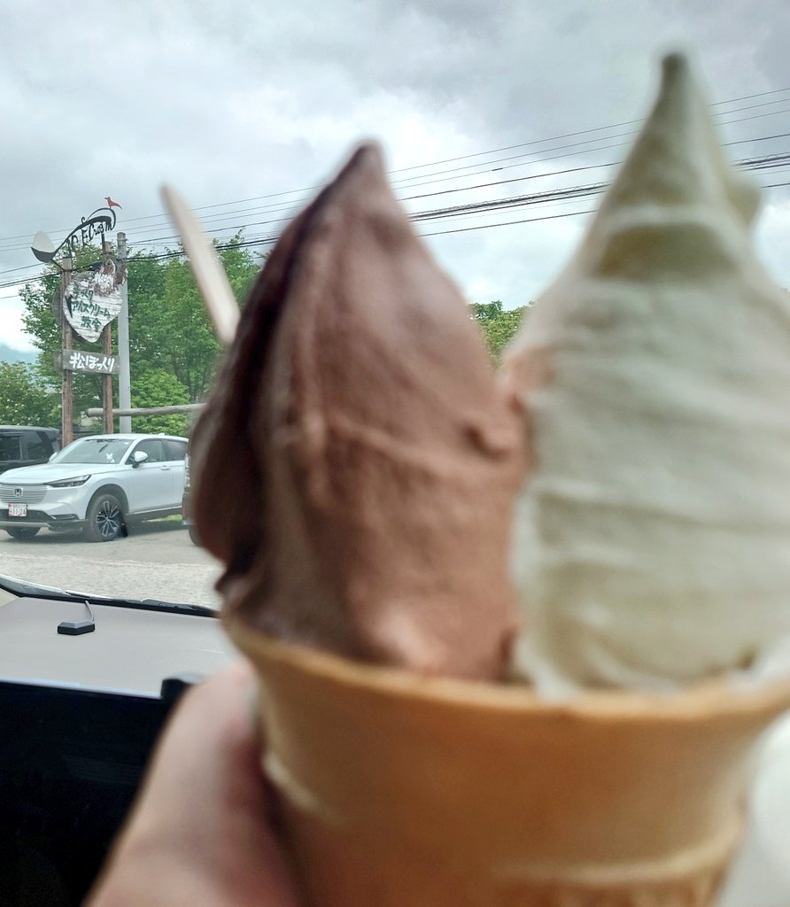 samanibe's tweet photo. 初めて来ました
ミルクとチョコ https://t.co/mzt6CzcbLc