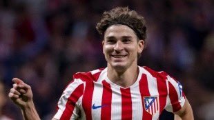 ankbol_'s tweet photo. 🚨BREAKING : Atletico Madrid menetapkan harga untuk Julian Alvarez, Atlético Madrid mengambil sikap tegas terhadap keinginan FC Barcelona untuk mengontrak Julián Álvarez.

📰@fichajesnet https://t.co/1cAAPYasPJ