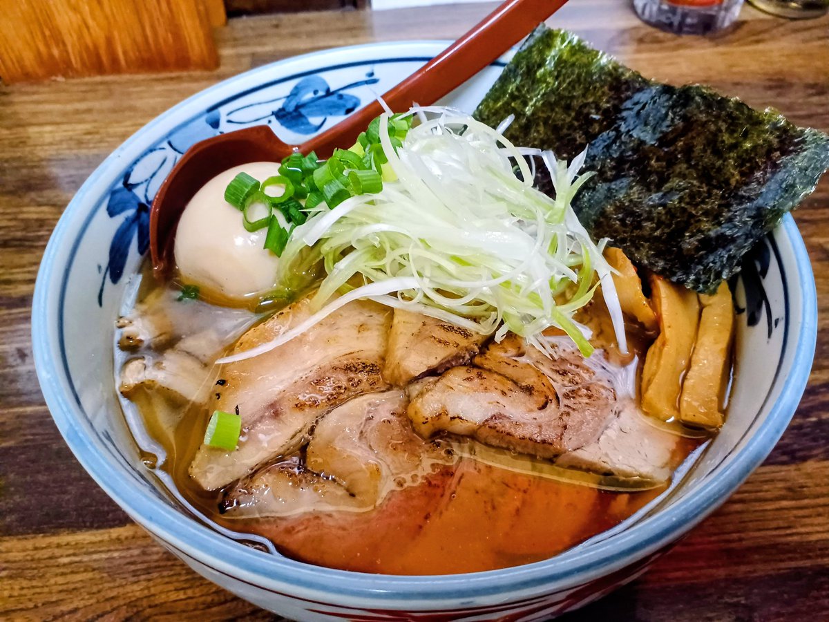 fukumasa_0211's tweet photo. ◯ひたちなか市   天天
◯特製魚こく塩らぁめん

今年初魚こく🍜
着丼すると鼻から天天の魚こくが入ってきてスープを飲めば鼻から魚こくが抜けていく🤩
卓上には店推しの一味、酢、ラー油のみ❗
途中で一味を投入すればクライマックス🤣

ごちそうさまでした😋 https://t.co/6YEEqkWNdt