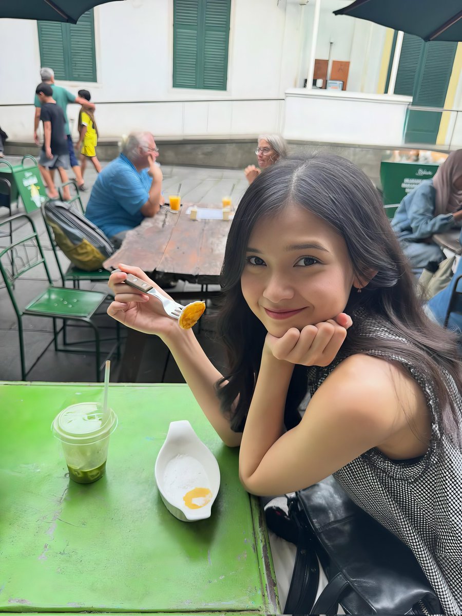 anzarra's tweet photo. kapok dg #sundate di hidden gem cafe tp ternyata beneran hidden lokasinya, minggu ini begitu ketemu yg di pinggir jalan lgsg aja lah. dan ayang sih sebenernya ngga pernah keberatan mau date di mana aja. apalagi kl di pinggir jalan tp tetep bisa pesen matcha. 😅🍵❤️ https://t.co/xOPvnjuoL8