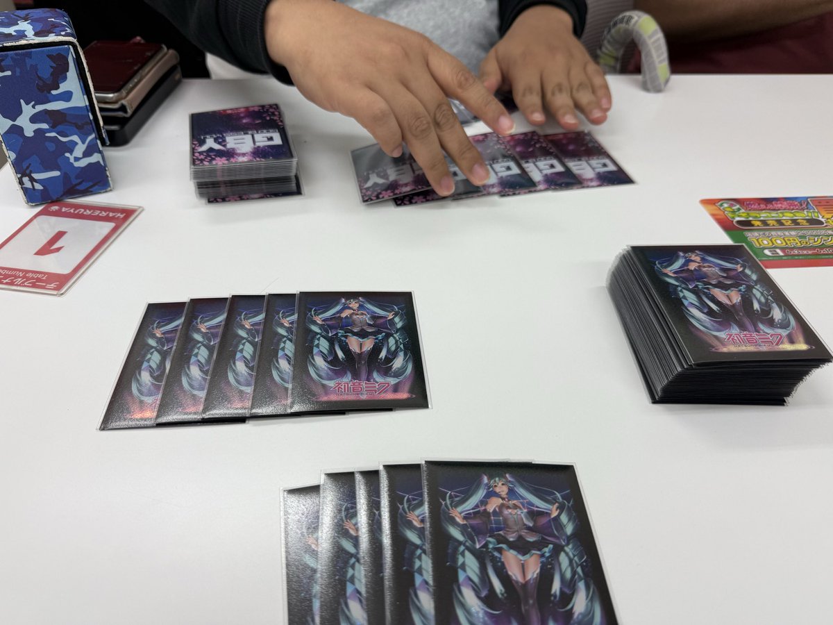ydkkc's tweet photo. デュエマの大会1回戦目の相手めがろ丼だった(n回目 https://t.co/m1BoUNplvi