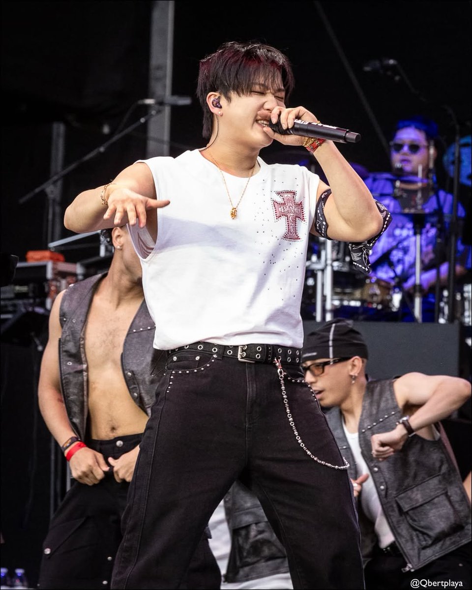 skybound99's tweet photo. THE AURA OF CHANGBIN!! 🥵

STRAY KIDS DOMINATE GOVBALL
#SKZBall #GovBallNYC @Stray_Kids @GovBallNYC https://t.co/MALmeXNK9X