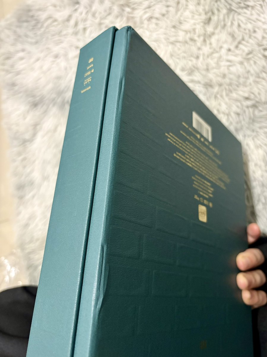 gaeventyne's tweet photo. BTS Winter Package  2020

Price : 1,500
ค่าส่ง : 100
*มีตำหนิมาตั้งแต่แรกเล็กน้อยค่ะ 

เดมสอบถามหรือขอดูรูปเพิ่มเติมได้เลยนะคะ😊
#ปล่อยของสะสมบังทัน #ตลาดนัดบังทัน #ตลาดนัดรถไฟบังทัน #ตลาดนัดBTS #บังทัน https://t.co/AAi2XN0GuD
