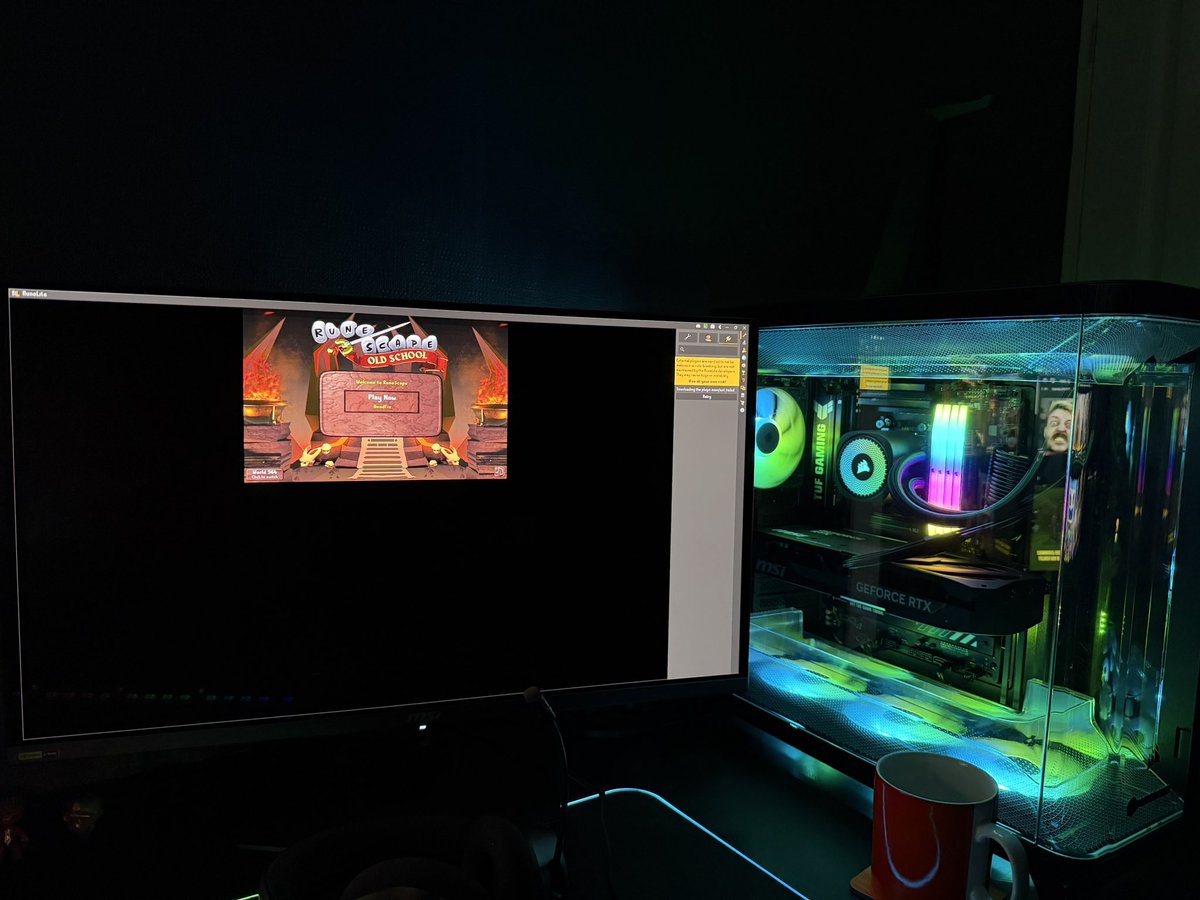 Ryan98s's tweet photo. @Kliickz_ @RuneLiteClient Finally loaded… this is how small I gotta play until it’s fixed 😂😂😂 https://t.co/dlODsBccFT