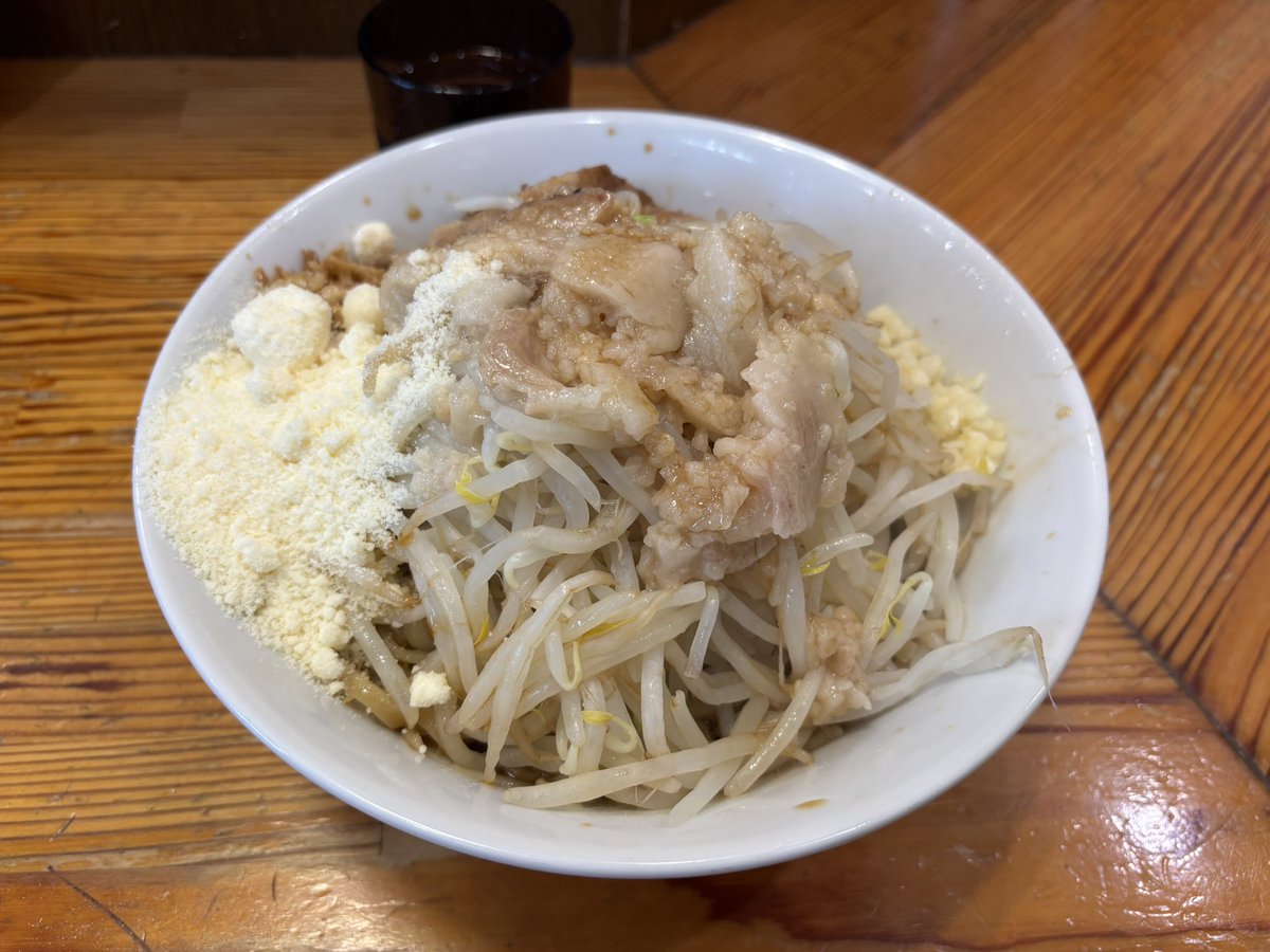 RHT_imasdvx's tweet photo. 神豚汁なし粉チーズうますぎ
この系統の二郎系汁なしが美味くないわけないんだよな https://t.co/LPcT4wk05p