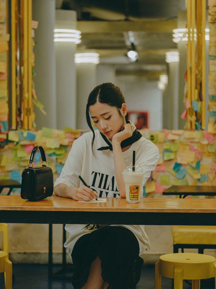 fiercebook_bkk's tweet photo. ตู ต้นตะวัน ร่วมเป็นส่วนหนึ่งของแคมเปญ THANK YOU FOR BEING A FRIEND ฉลองครบรอบ 15 ปี AMI Paris ถ่ายทอดความอบอุ่นและความผูกพัน ความไว้ใจ และมิตรภาพที่อยู่เคียงข้างกันในทุกก้าวของการเดินทาง

#FiercelivebyJijie #AmiParis #AmiParisxTU #ตูต้นตะวัน #tontawan https://t.co/OQcU4KyYNp