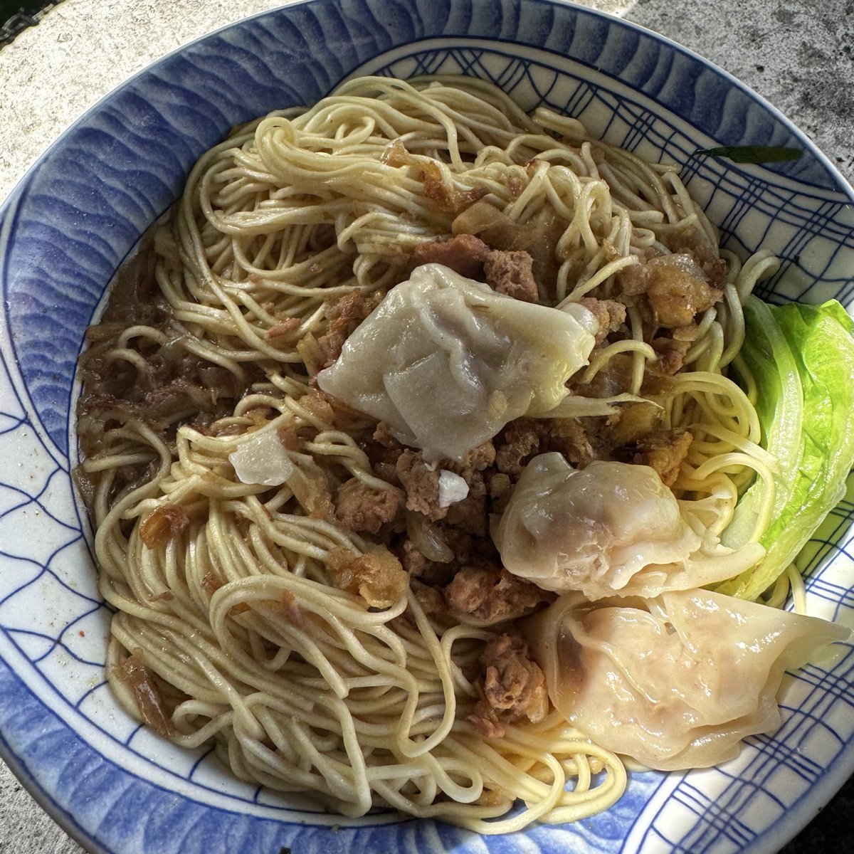 QQ202404's tweet photo. 出外人，吃個簡單 https://t.co/585MP25uaJ