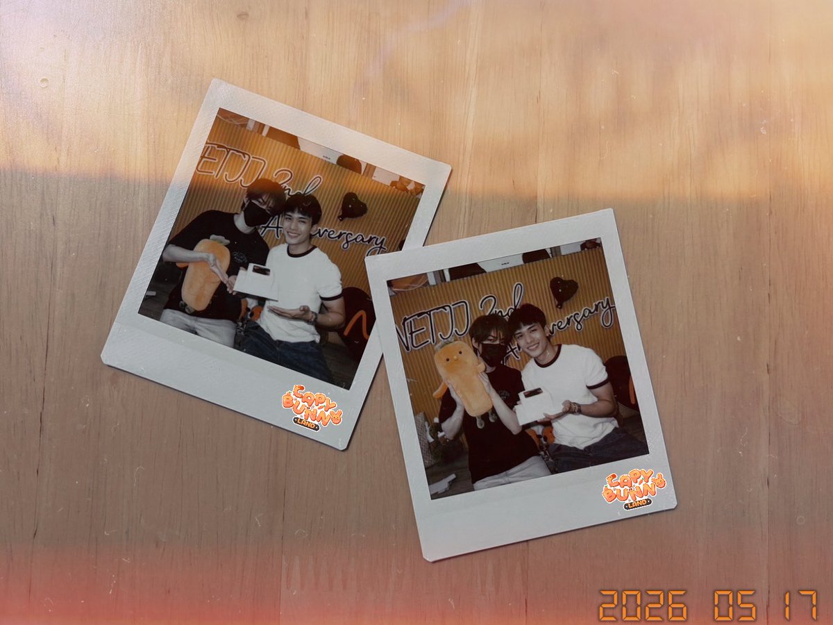 NetJJProject's tweet photo. พี่คาปิดีใจมากกกกกก 
โพลารอยด์ที่ถ่ายให้ทั้งสองคนเป็นที่ระลึก 
พี่เน็ตพกไว้กับตัวด้วย 

ดีใจที่ชอบนะคะ 🥰✨

ขอบคุณที่มาอีกครั้งน้า ตกใจจริงๆนั่นแหล่ะ 🤭

🌅 ━━━━━━━━━━━━━━ 🌠
✧˖° #CapyBunnyLand ・~・ #NETJJ  
✧˖° #netsiraphop ・~・ #jj_rcp https://t.co/KztmhvNmVo