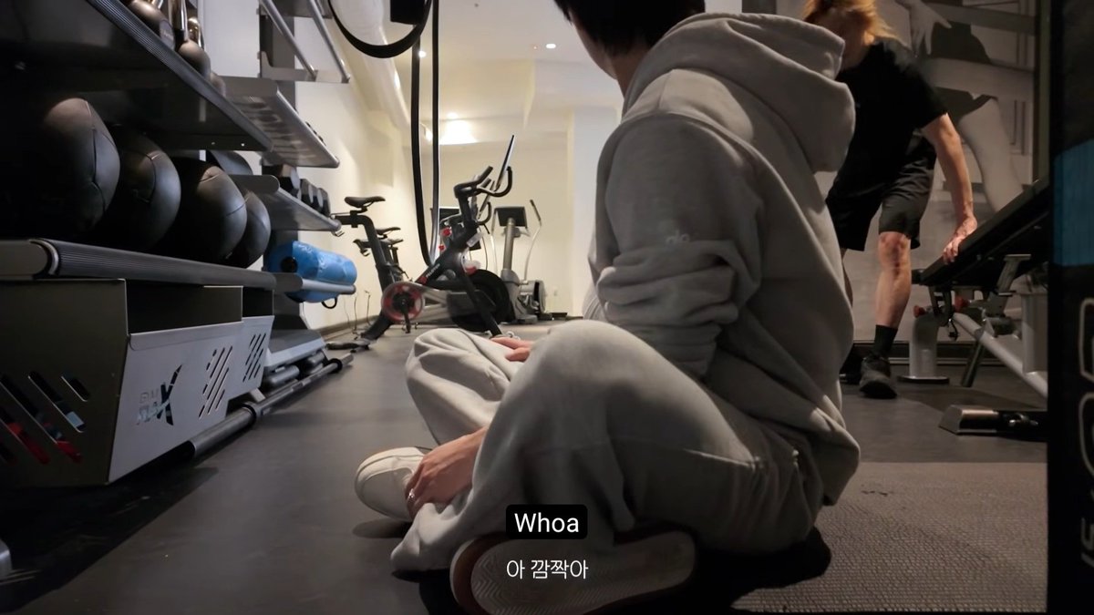 outrotearjin's tweet photo. "what don't i know about you" hey so #whatdatmean https://t.co/l6GYo3MQXQ