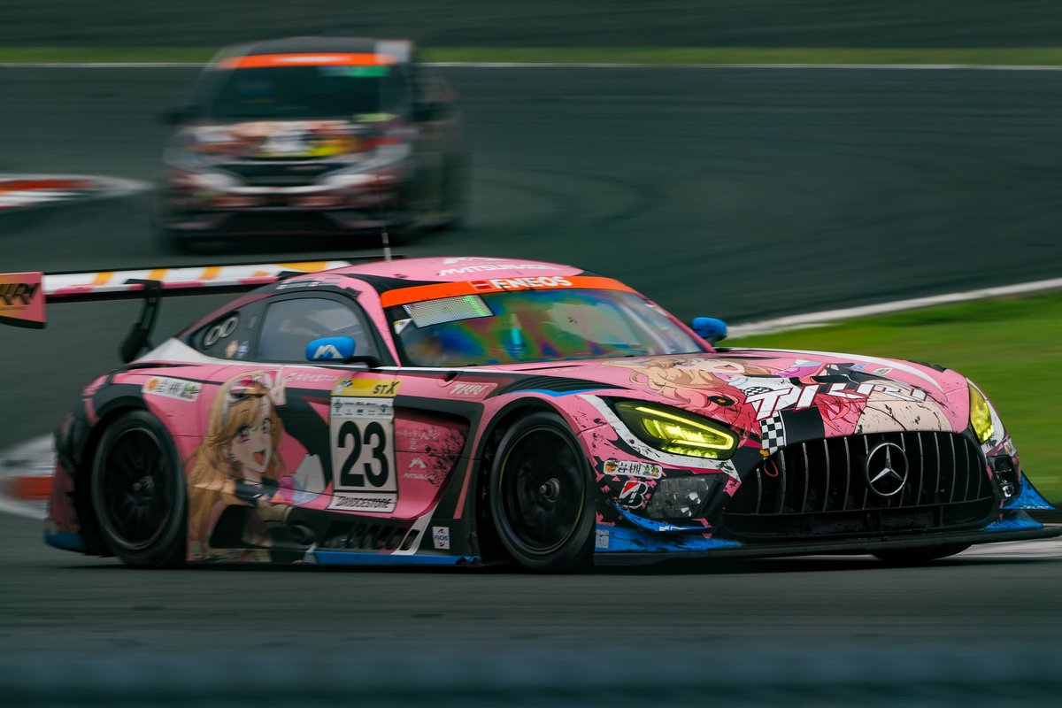 arumo2's tweet photo. ENEOS スーパー耐久シリーズ2026 Empowered by BRIDGESTONE 第3戦 富士24時間レース フィニッシュ！
総合優勝は#23 TKRI 松永建設AMG GT3 [DAISUKE選手/片岡 龍也選手/中山 友貴選手/元嶋 佑弥選手]
おめでとうございますo(^o^)o
#着せ恋アニメ #岩槻_着せ恋2026 #S耐 #富士24時間 #FUJI24H https://t.co/iiHEGf4gBM