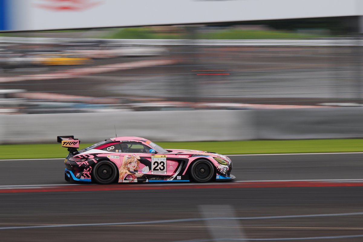 arumo2's tweet photo. ENEOS スーパー耐久シリーズ2026 Empowered by BRIDGESTONE 第3戦 富士24時間レース フィニッシュ！
総合優勝は#23 TKRI 松永建設AMG GT3 [DAISUKE選手/片岡 龍也選手/中山 友貴選手/元嶋 佑弥選手]
おめでとうございますo(^o^)o
#着せ恋アニメ #岩槻_着せ恋2026 #S耐 #富士24時間 #FUJI24H https://t.co/iiHEGf4gBM