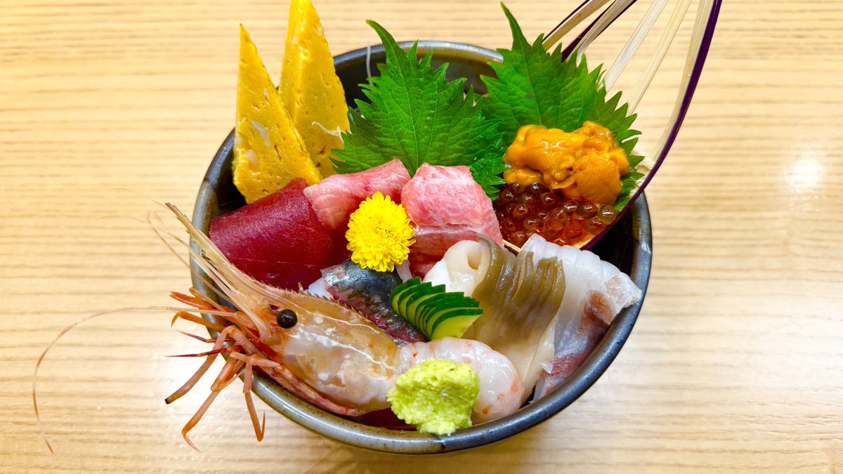 rizin_abc's tweet photo. 【仙台観光③】

〜グルメ〜
海鮮丼、牛タン定食
牛タンのお店は『司』
柔らかく厚みがあり食べ応えもある絶品の牛タン
牛タン以外のメニューも豊富でおすすめしたいお店の一つ https://t.co/gQsgiPlEpC