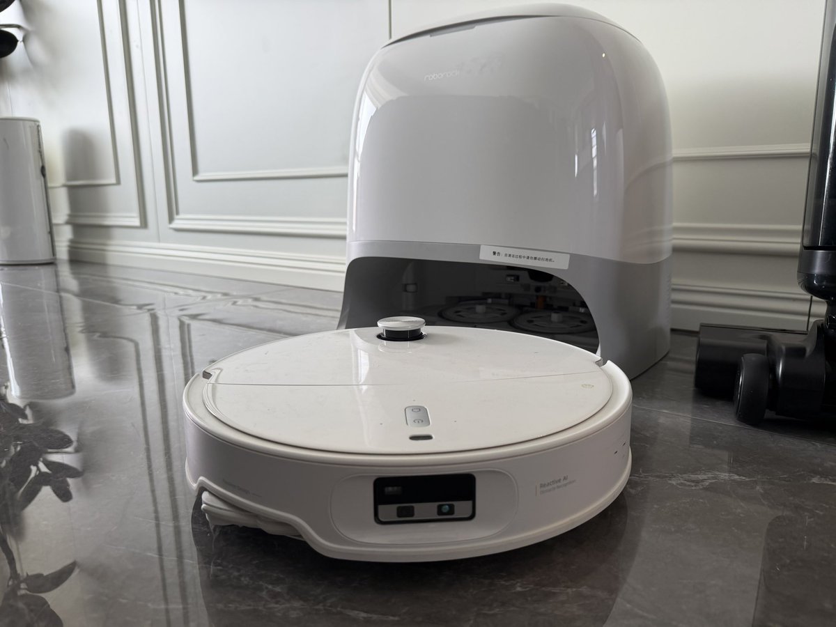 smartphonesfans's tweet photo. UWANT D600 vs. Roborock P20 Ultra: Which is Best For Your Home? #uwant #uwantd600 #roborock #roborockp20series @roborockglobal @UWANT_global https://t.co/CnBrp3l2UK