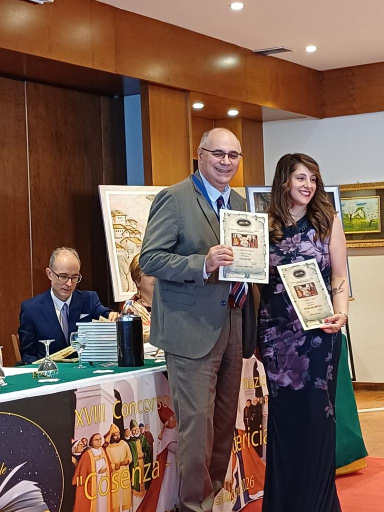 calli_01's tweet photo. Ieri 6 giugno 2026, a Rende (Cosenza), nell'ambito del XVIII Premio Letterario Internazionale Poetico e Narrativo "Cosenza Città Federiciana" la Premiazione sia per il mio libro edito di poesia "Lucente bagliore" sia per la poesia "Il rumore del silenzio". Buona domenica a tutti https://t.co/b9wxBFRRYy