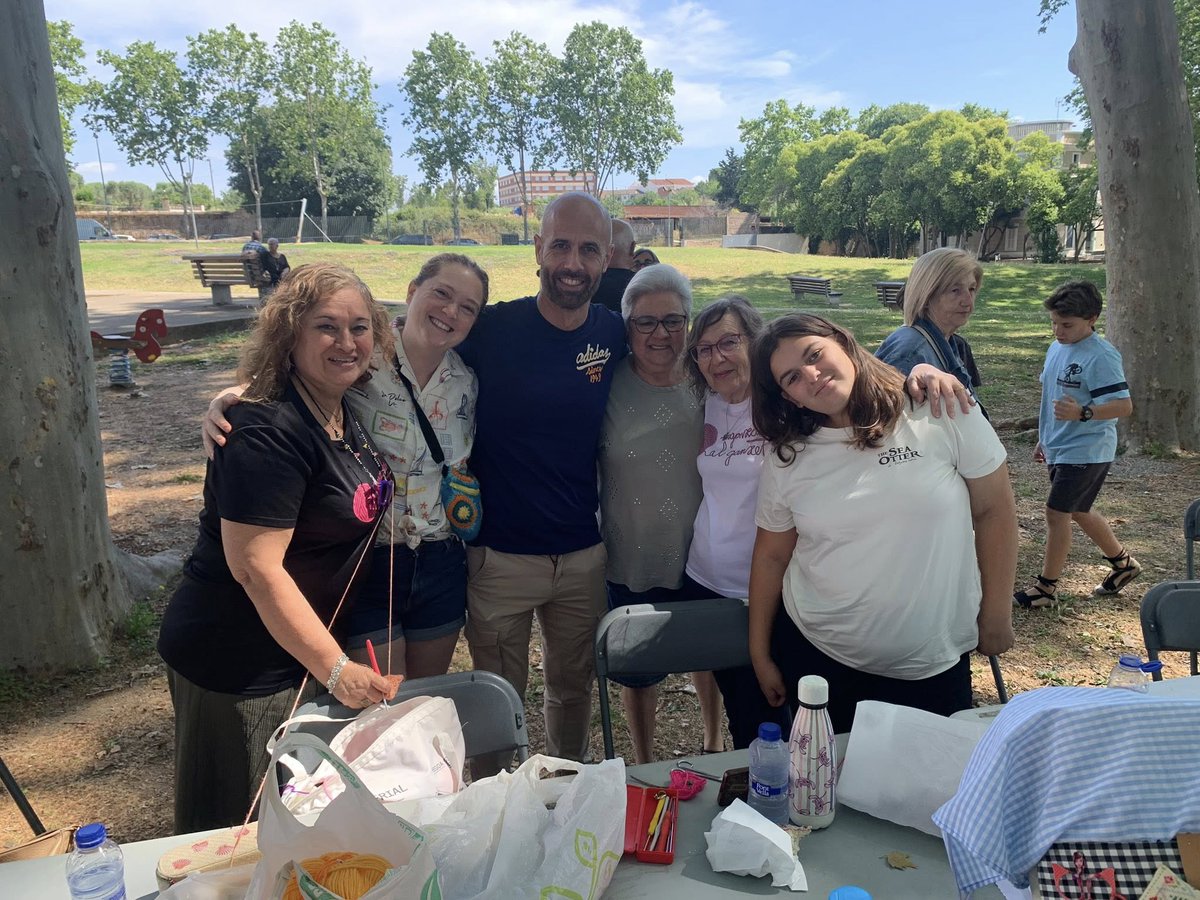 JordiSeguer's tweet photo. MatĂ de dissabte amb la nostra gent gran.
Al Parc la Linera de #Parets amb les puntaires i a la ballada de sardanes amb la Cobla la Principal del Llobregat.
Les Jornades Els Nostres Avis 2026 finalitzaran avui amb el dinar de cloenda a El Bruc. https://t.co/yIF1umQUwA