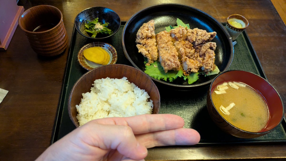 TIGERflyFREE's tweet photo. ＼＼　コンカフェどこーー？　／／

#長野 #1mmでもいいと思ったらいいね  #君の名は  #雰囲気嫌いじゃない人いいね #諏訪湖　#長野美人と繋がりたい #家の鍵閉め忘れ　#コンセント抜き忘れ　#忘れ物してそう　#足タレ　#山賊焼き定食 #サバかつ https://t.co/xzMwGngZGT