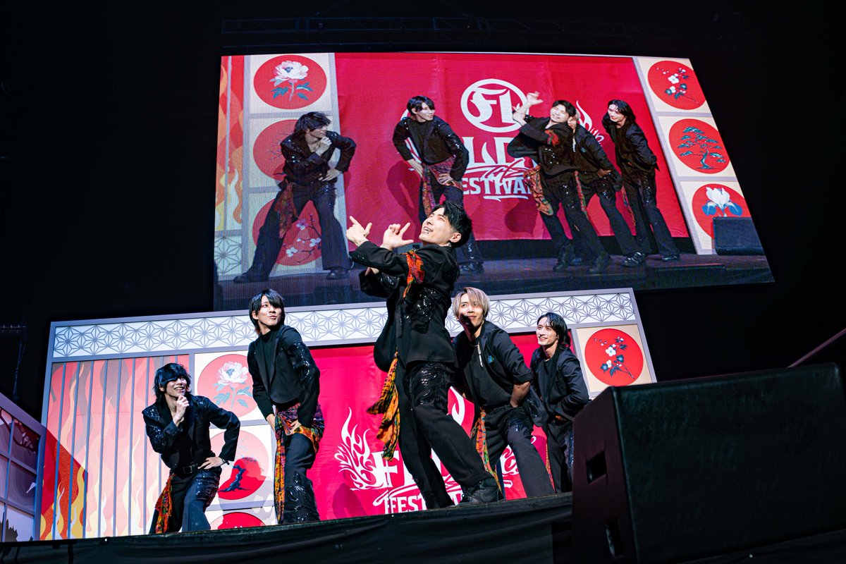 FLOW_official's tweet photo. 📸速報LIVE PHOTO

ロックバンドが創るアニソンロックフェス🎸
『FLOW THE FESTIVAL 2026』🔥

再びサイドステージへ！
DAY2 のPERFORMANCEステージは
アナタシアさん(@antsa_official )🕺✨

キレのあるパフォーマンスと圧倒的なエンターテインメントで、会場を大いに盛り上げてくださいました⤴️⤴️
ありがとうございました🎉

Photo by 佐藤 広理 (@hilf_ntlo )

#アナタシア #FTF2026 #FLOWフェス