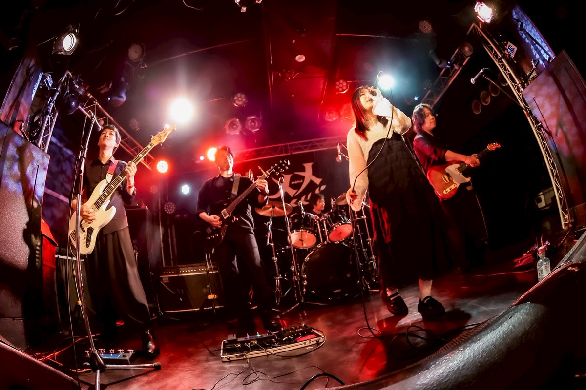 ___meme___meme's tweet photo. ◢◤◢◤速報 LIVE PHOTO◢◤◢◤

⚔️stay crows(@staycrows)⚔️

下北沢RéGにて出演終了！
ありがとうございました🧡

photo by:@hasechan08 

#メメ北沢 https://t.co/YZlSxPCLgt