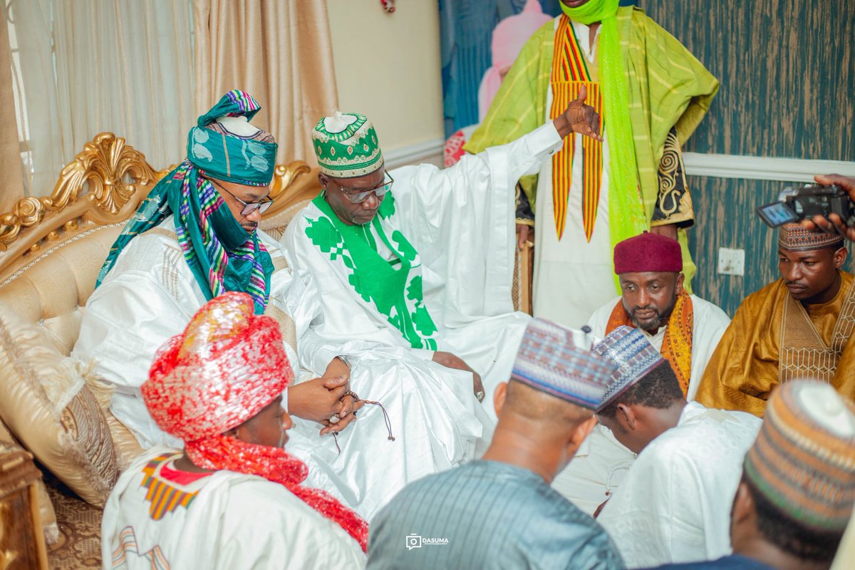 Lminkaeel's tweet photo. Alhamdulillah I got married yesterday. Grateful for your prayers and support. Special thanks to H.E Mai Mala Buni for sending @Belshagy and the Director, Kaduna Liaison Office as his representatives. May Allah bless our union.

God you all need a sister like @Adda__Fadi
#YobeState