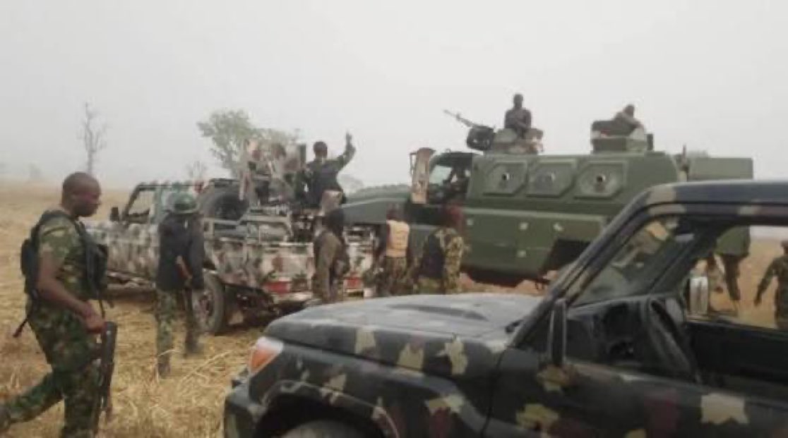 oMoTonsore's tweet photo. Troops Intercept Suspected Arms Supplier, Recover Over 1,000 Rounds of Ammunition in Zamfara https://t.co/bjy4O5jIwt
