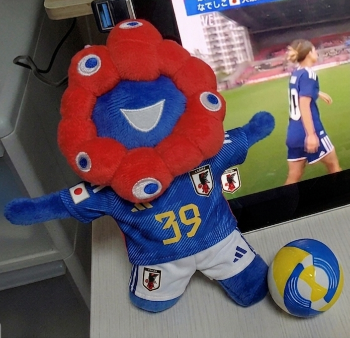 専用　ユニフォーム　ボールマスコット サッカー日本代表とのコラボ まだ出てくる って案内あったから